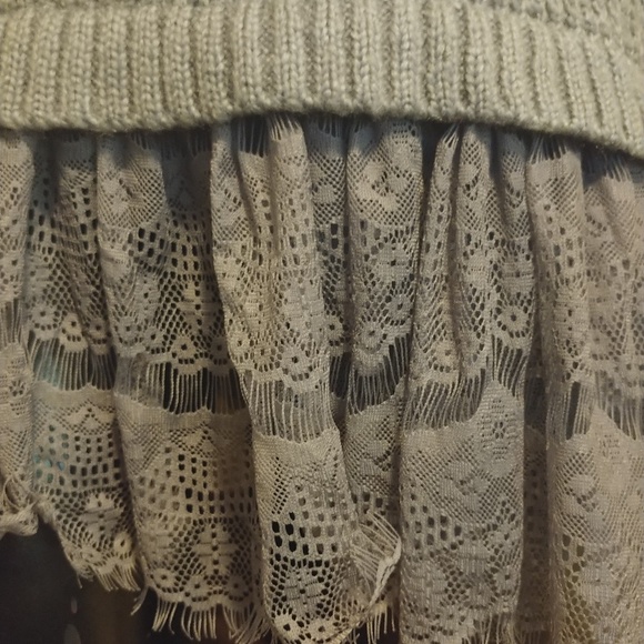 ANTHROPOLOGIE A'Reve Grey Lace Edged Sweater - Picture 3 of 5